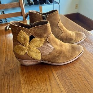 Frye Suede Women’s Bootie 8.5